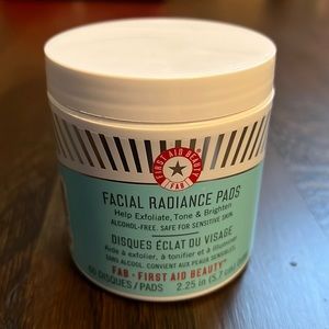 First Aid Beauty Facial Radiance Pads